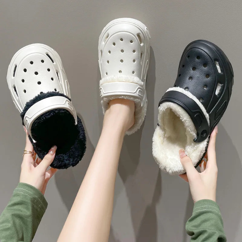 Unisex shoes or slippers with padding