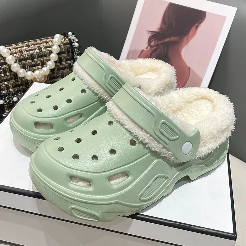 Unisex shoes or slippers with padding