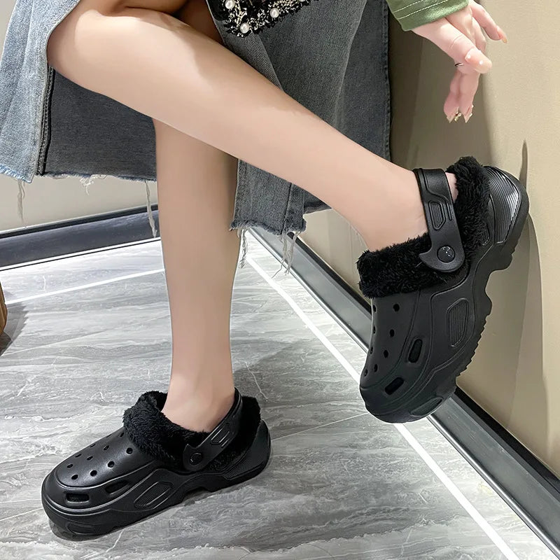 Unisex shoes or slippers with padding