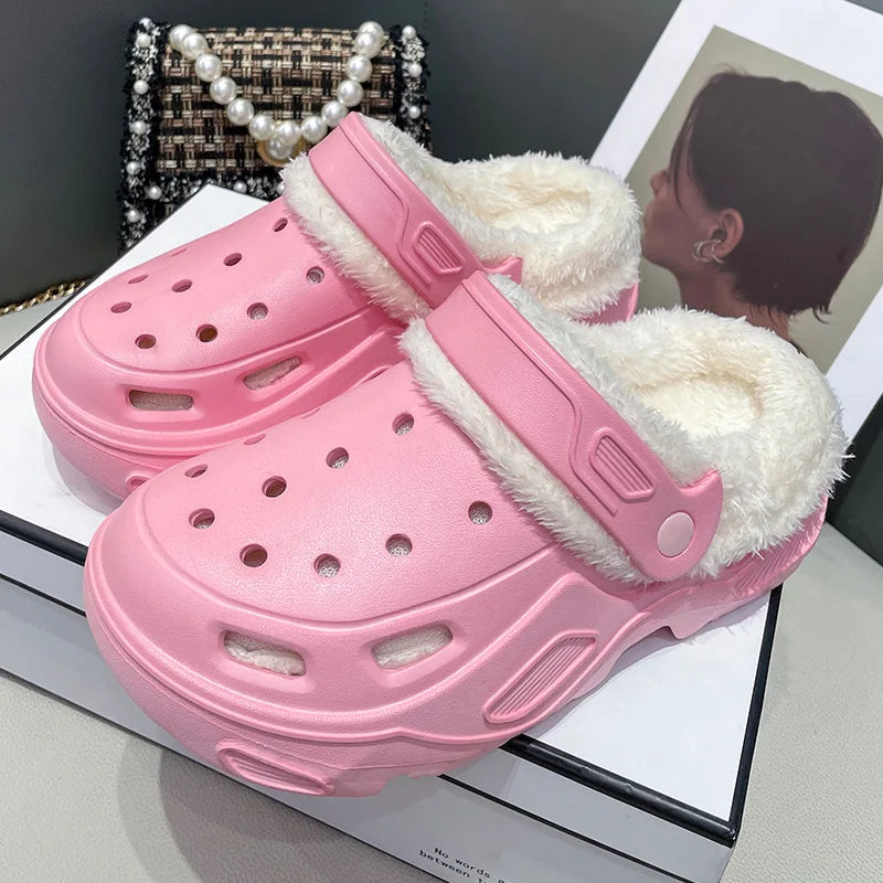 Unisex shoes or slippers with padding