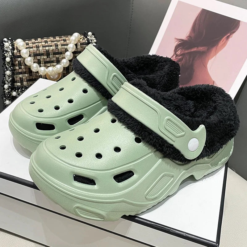 Unisex shoes or slippers with padding